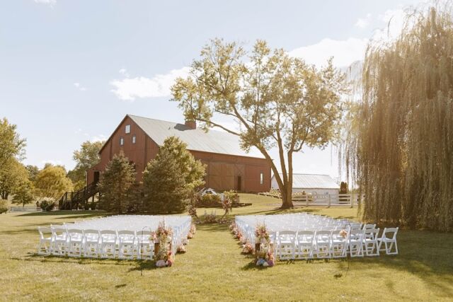 Originally built in 1885, renovated first in 2007 then again for Bluebird in 2019.. 𝒯𝒽𝑒 𝒞𝒽𝒶𝓃𝒹𝑒𝓁𝒾𝑒𝓇 𝐵𝒶𝓇𝓃✨